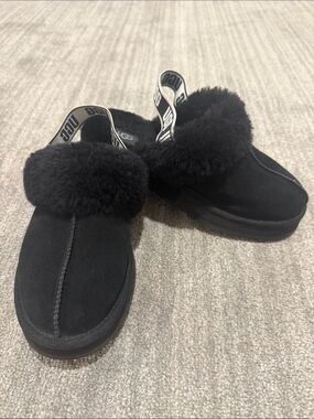 UGG Funkette Black Platform Slippers Girls Big Kids Size 5